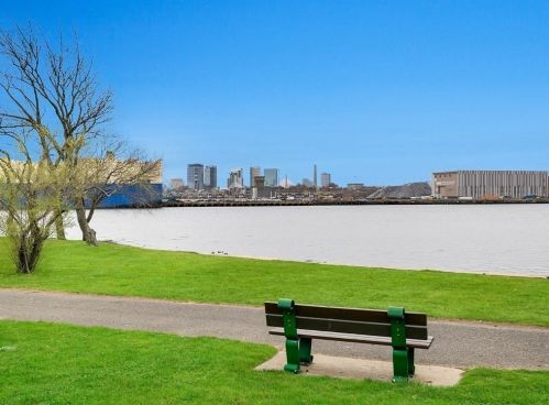 19 Admirals Way, Chelsea MA 02150-4002 exterior