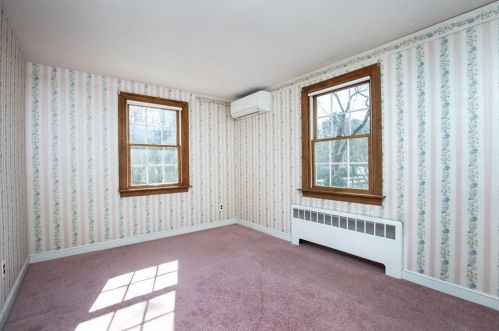 2 Chester Ave, Burlington MA 01803-1312 exterior