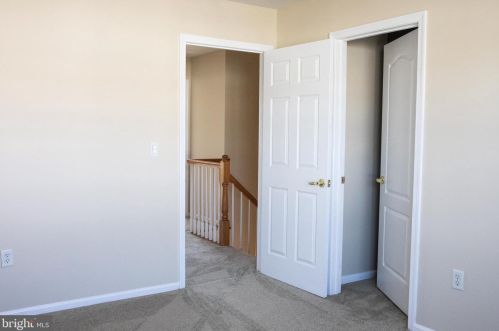 11 Highgrove Ct, West Deptford NJ 08086-3814 exterior