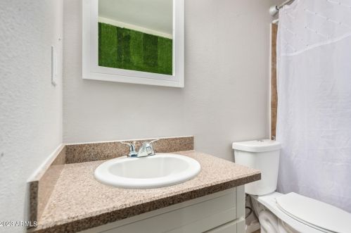 2248 Chipman Rd, Phoenix AZ 85040-2472 exterior