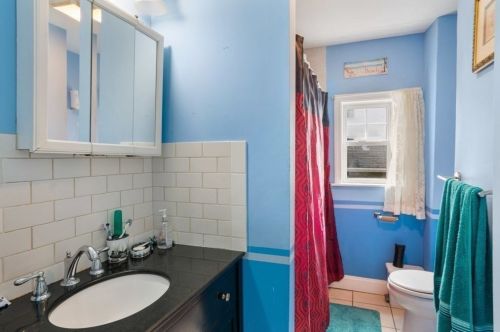 142 Marlborough St, Chelsea MA 02150-2910 exterior