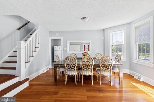 200 Delsea Dr, West Deptford NJ  08093-1221 exterior