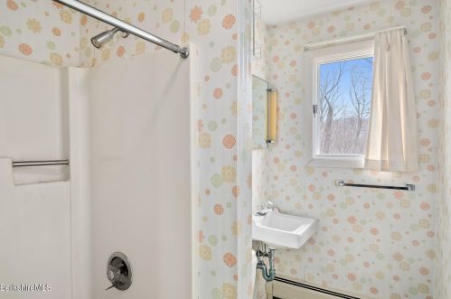 386 Oblong Rd, Williamstown MA 01267-3039 exterior