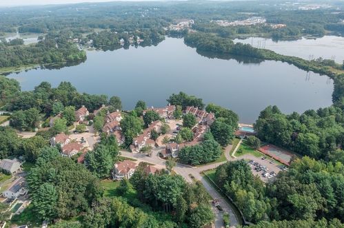 23 Pointe Rok Dr, Worcester MA 01604-1463 exterior