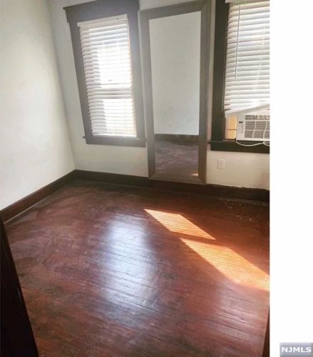 402 Dewitt Ave, Belleville NJ  07109-2741 exterior