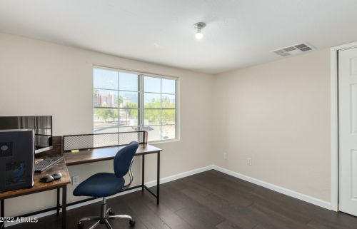 819 3rd Ave, Phoenix AZ 85023-6204 exterior