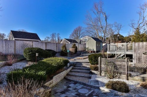 16 Joshuas Way, Chatham MA 02633-1565 exterior