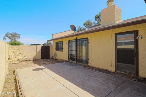 3830 Crittenden Ln, Phoenix AZ  85019-4012 exterior