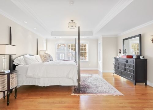 51 Mann Ave, Needham MA 02492-4533 exterior