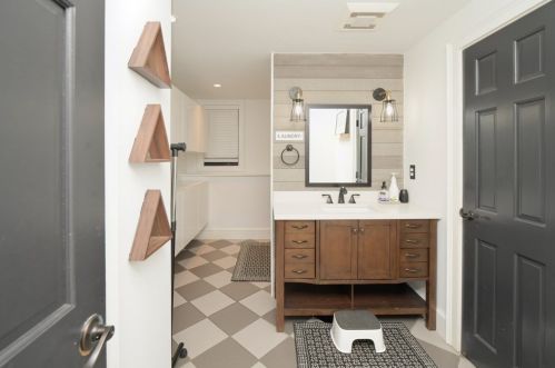 885 Randolph St, Canton MA 02021-1365 exterior