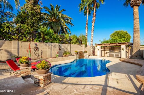 302 Carol Ann Way, Phoenix, AZ 85022-3053