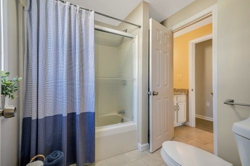 79 Valmor St, Worcester MA 01604-2447 exterior