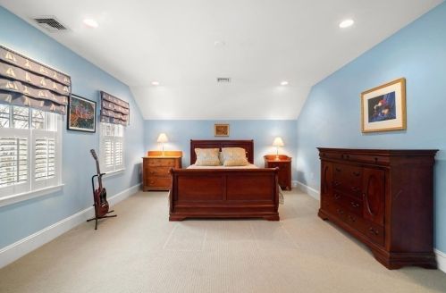 61 Village Ave, Dedham MA 02026-4209 exterior