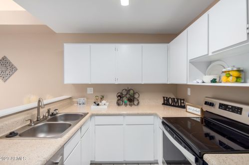 7009 42 Pl, Phoenix AZ 85050-8720 exterior