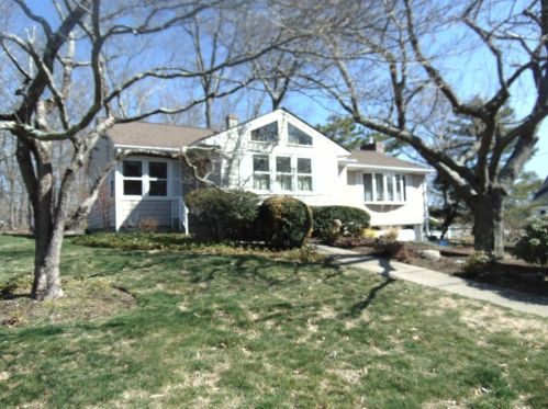 31 Merritt St, Fall River, MA 02720-6601