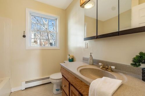 16A-16B Sigourney St, Worcester MA exterior