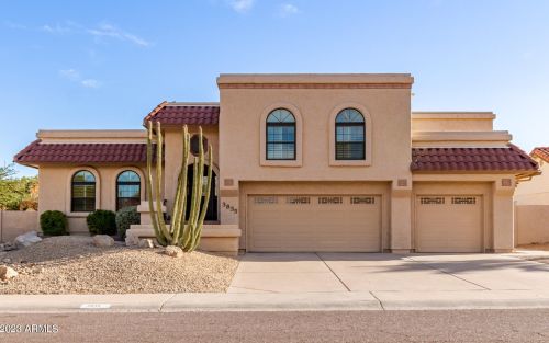 3835 Ahwatukee Dr, Phoenix AZ 85044-2033 exterior