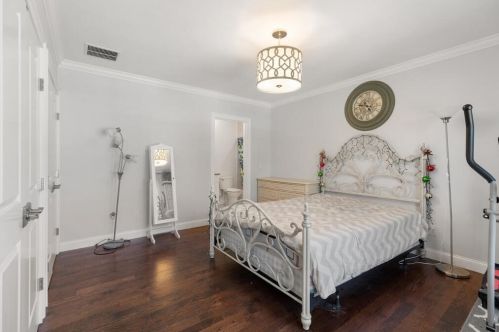 10 Fox Hl Rd, Newton MA exterior