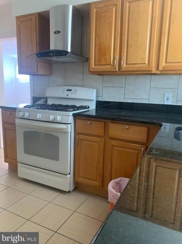 6822 Loretto Ave, Philadelphia PA 19111-5844 exterior