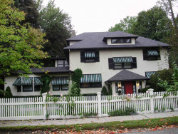 40 Windsor Rd, Newton, MA 02468-1505