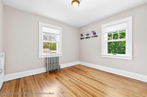 182 Pinckney Rd, Little Silver NJ 07739-1015 exterior