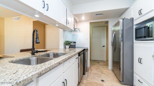 2136 Bethany Home Rd, Phoenix AZ 85015-1938 exterior