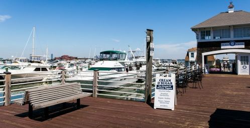 40 Whaler Ln, Quincy MA 02171-1558 exterior