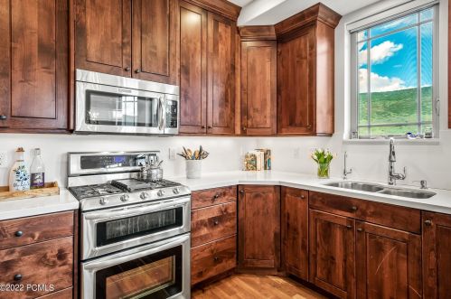 3228 Lower Saddleback Rd, Park City UT 84098-5699 exterior