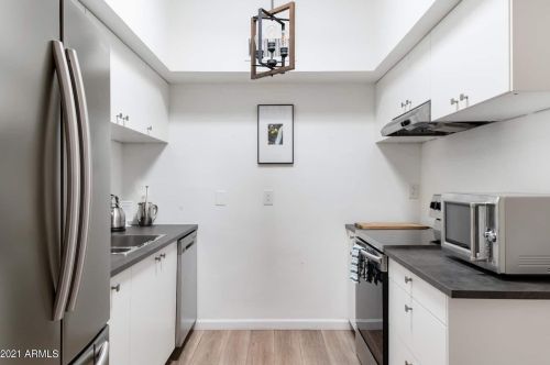 325 Colter St, Phoenix AZ 85018-1536 exterior