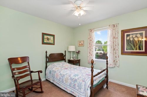 2 Wesley Dr, Carlisle PA 17015-4377 exterior