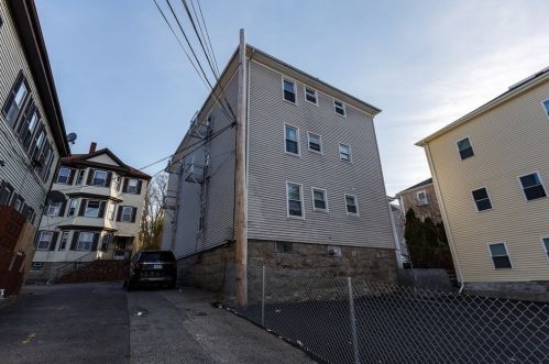 764 Plymouth Ave, Fall River MA 02721-1946 exterior