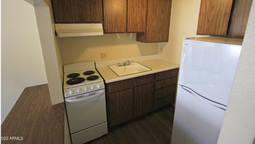 9230 6th St, Phoenix AZ  85020-5735 exterior