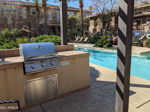 5550 16th St, Phoenix AZ  85016-2939 exterior