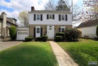 29 Prospect Ave, Bergenfield, NJ 07621-1521