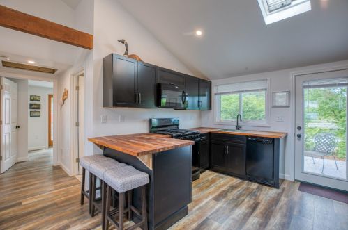 280 Great Pond Rd, Eastham MA  02642-2402 exterior