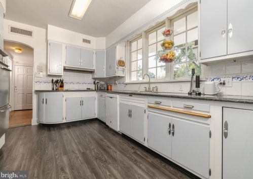 605 Delaware St, West Deptford NJ  08096-1576 exterior