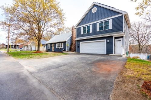 23 Pilgrim Rd, Lawrence, MA 01843-3819