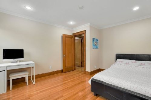 922 Furnace Brk Pkwy, Quincy MA 02169-2304 exterior