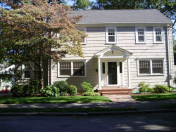 28 King St, Newton, MA 02466-1204