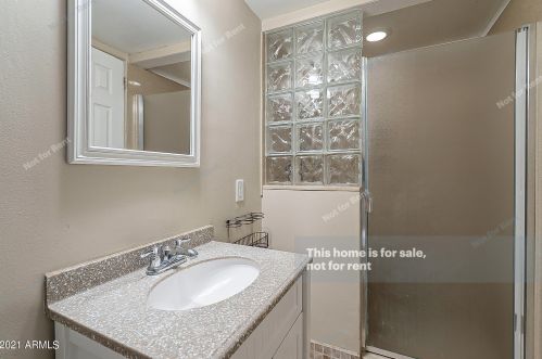 930 Denton Ln, Phoenix AZ 85014-2676 exterior