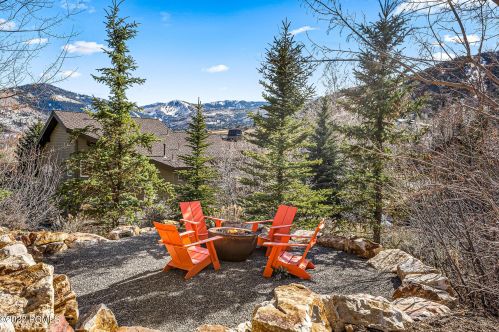 1995 Kidd Cir, Park City UT 84098-8512 exterior