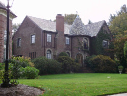 40 Park Ave, Newton, MA 02458-2636