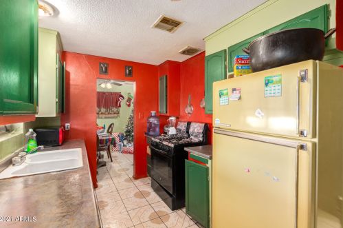 1039 27 Dr, Phoenix AZ 85045-2209 exterior