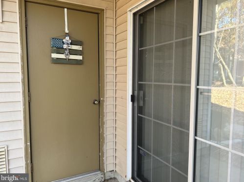 1422 Tristram Cir, West Deptford NJ 08051-2265 exterior