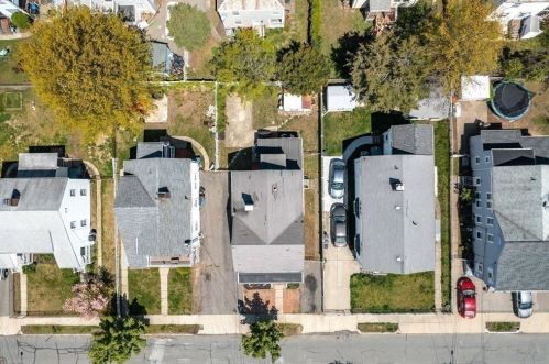 58 Lawn Ave, Quincy MA 02169-7337 exterior