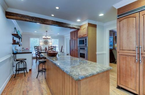 4815 Dunwoody Sta Dr, Atlanta GA 30338-4705 exterior