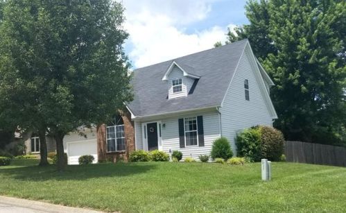 8305 Winter Hill Ct, Louisville KY  40299-1381 exterior