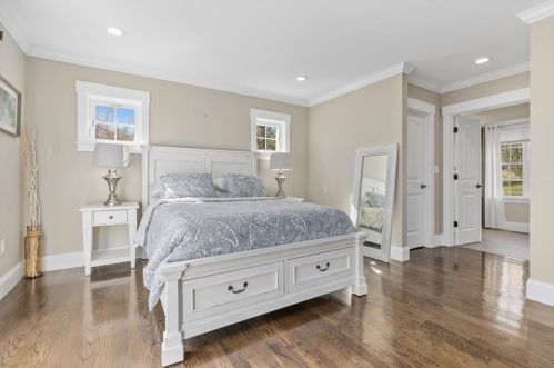 54 Cushing St, Hingham MA 02043-3625 exterior