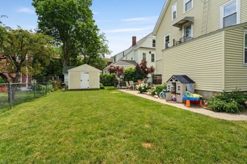 64 Brk Ave, Newton MA 02460-1508 exterior