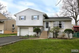 376 Greenwich St, Bergenfield, NJ 07621-3604